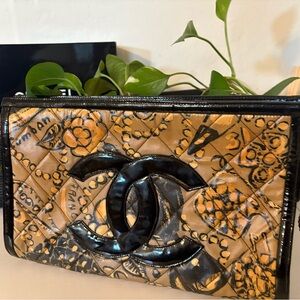 CHANEL Medallion Patent Leather Large Clutch